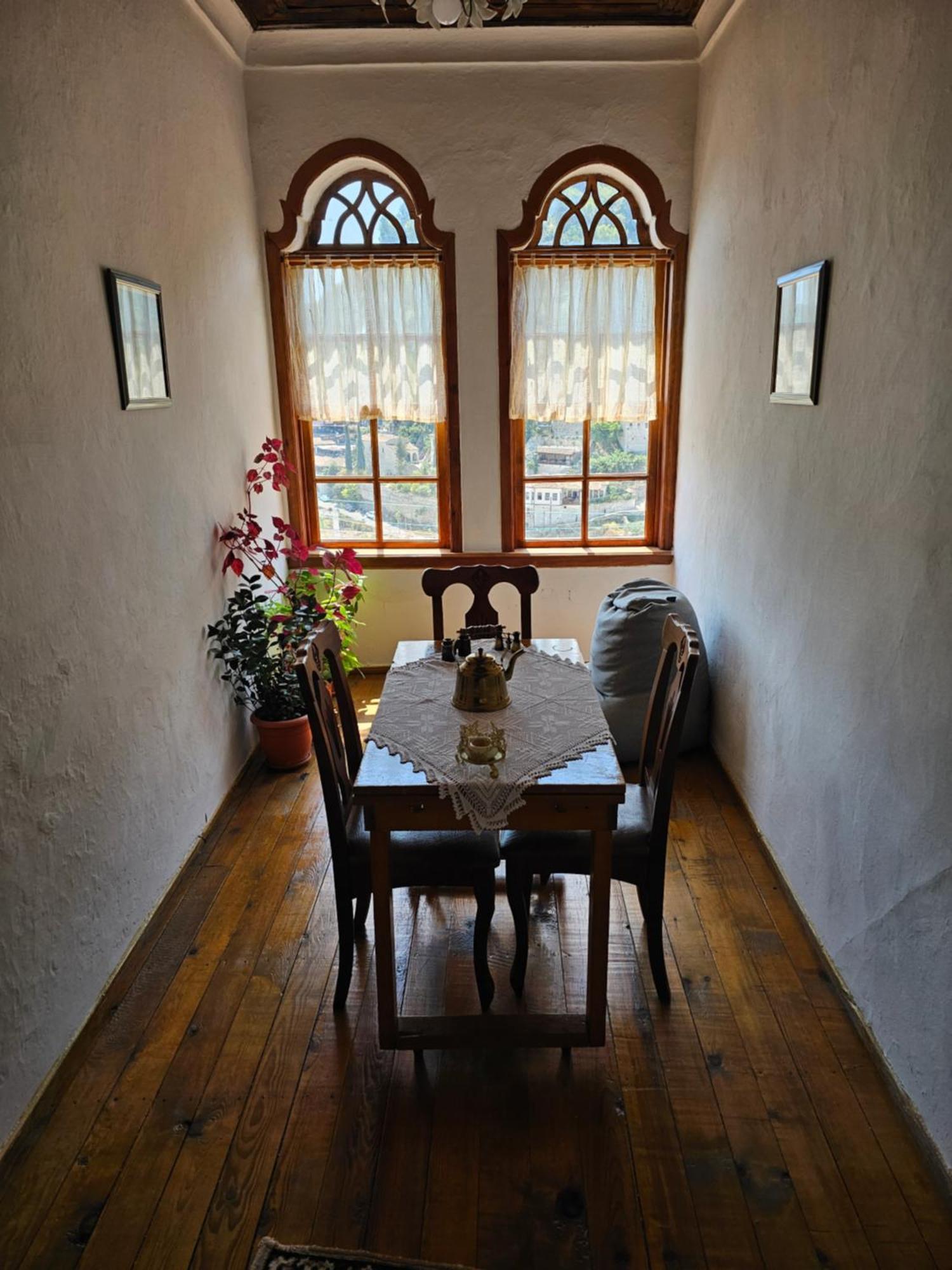 Guest House Panorama Берат Екстериор снимка
