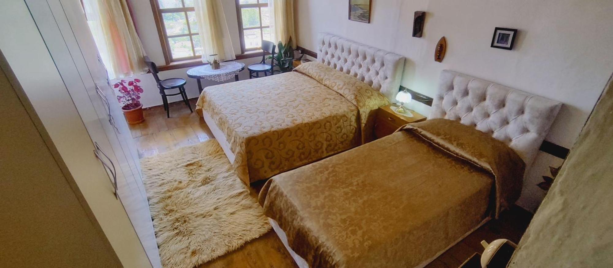 Guest House Panorama Берат Екстериор снимка